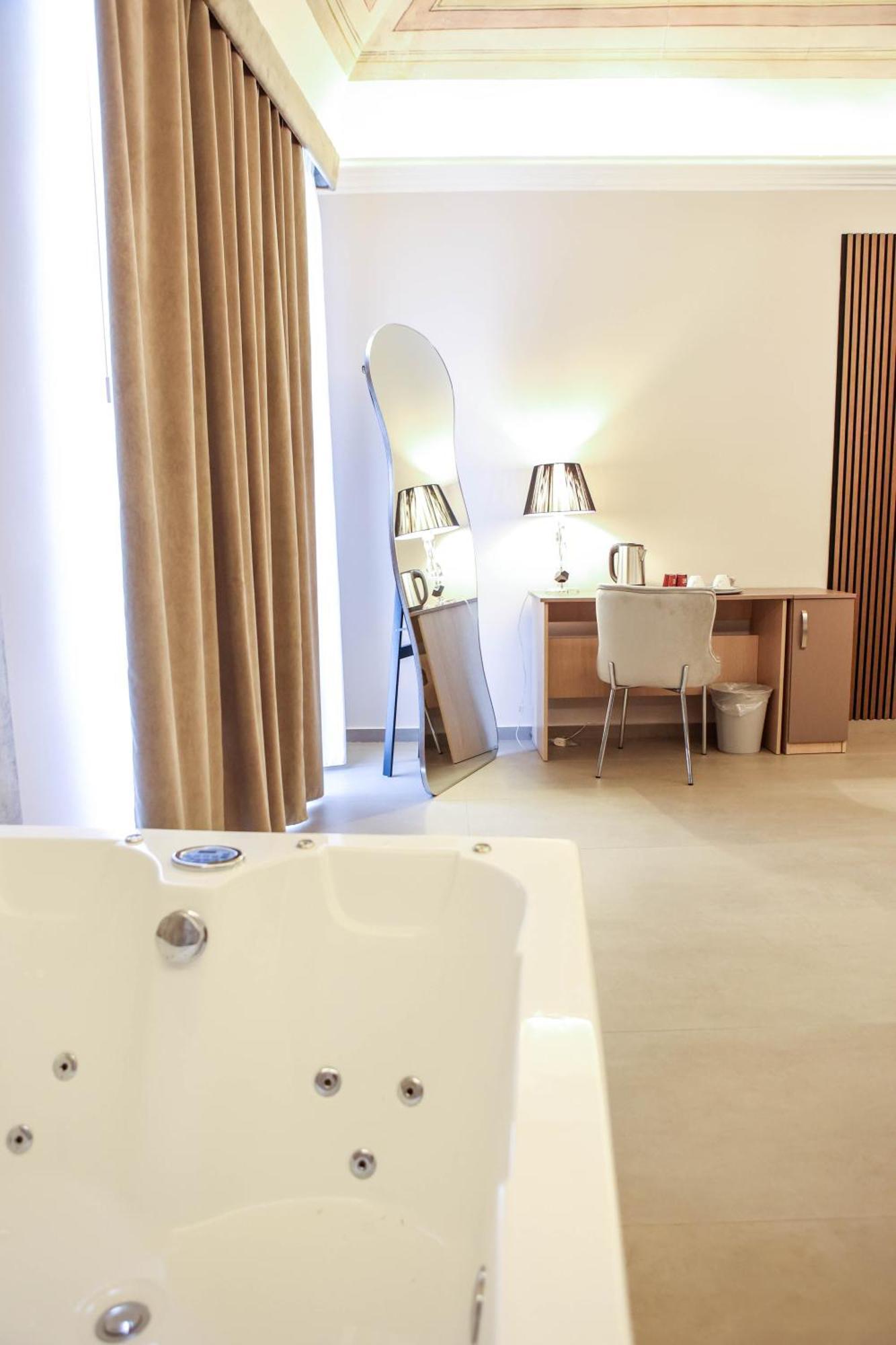 Suites&rooms Piazza Dei Martiri *