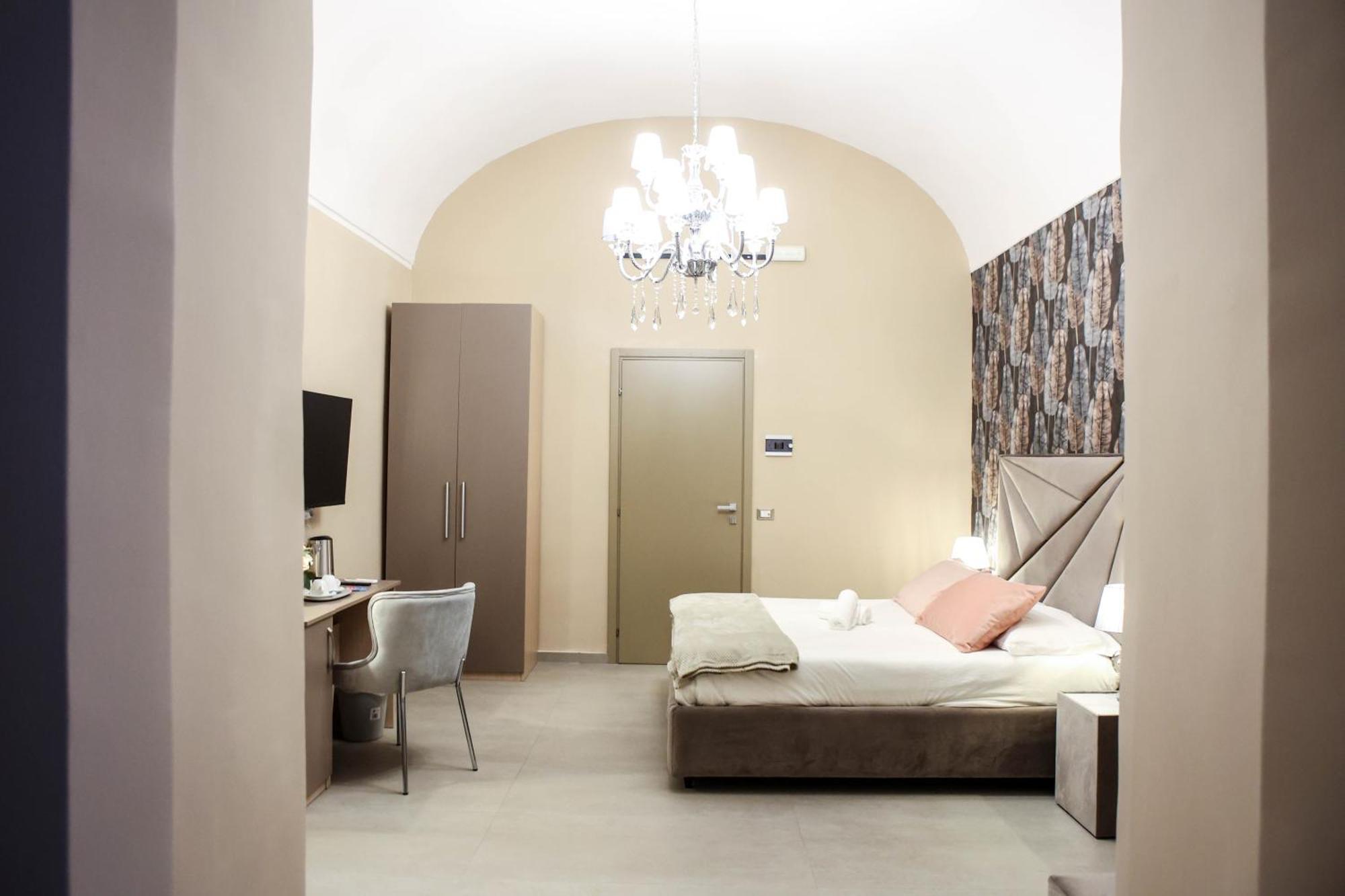 Suites&rooms Piazza Dei Martiri Bed & Breakfast *