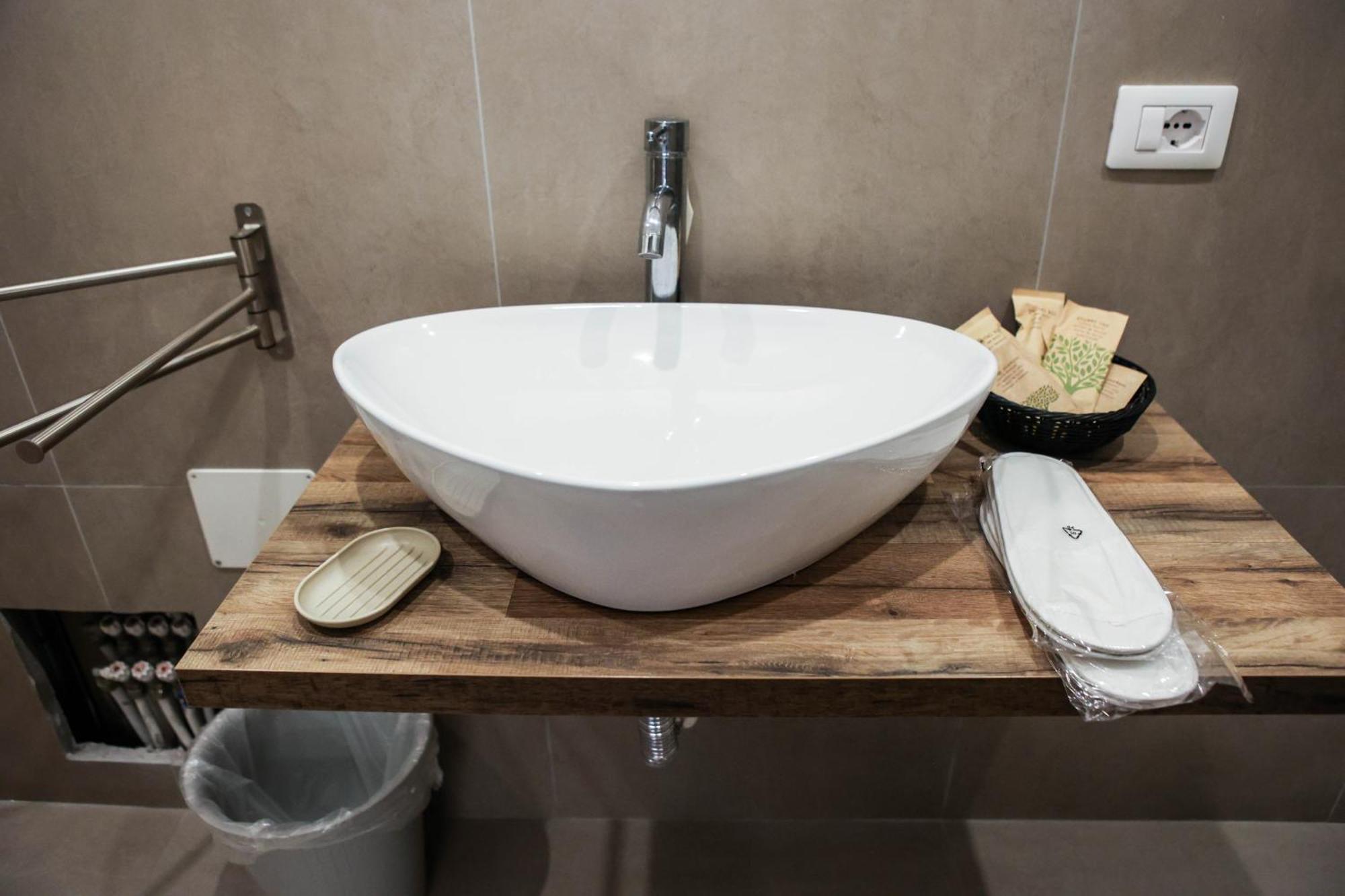 Bed & Breakfast Suites&rooms Piazza Dei Martiri *