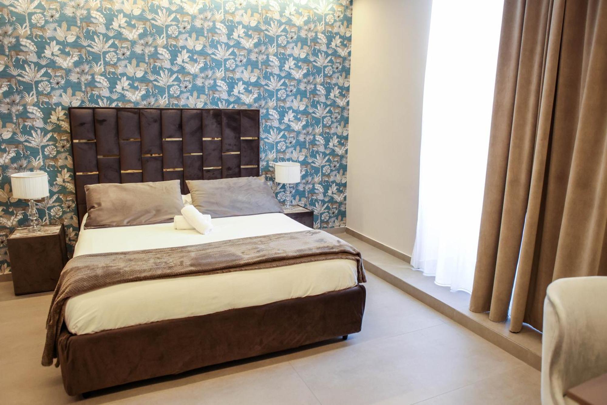 Suites&rooms Piazza Dei Martiri Bed & Breakfast