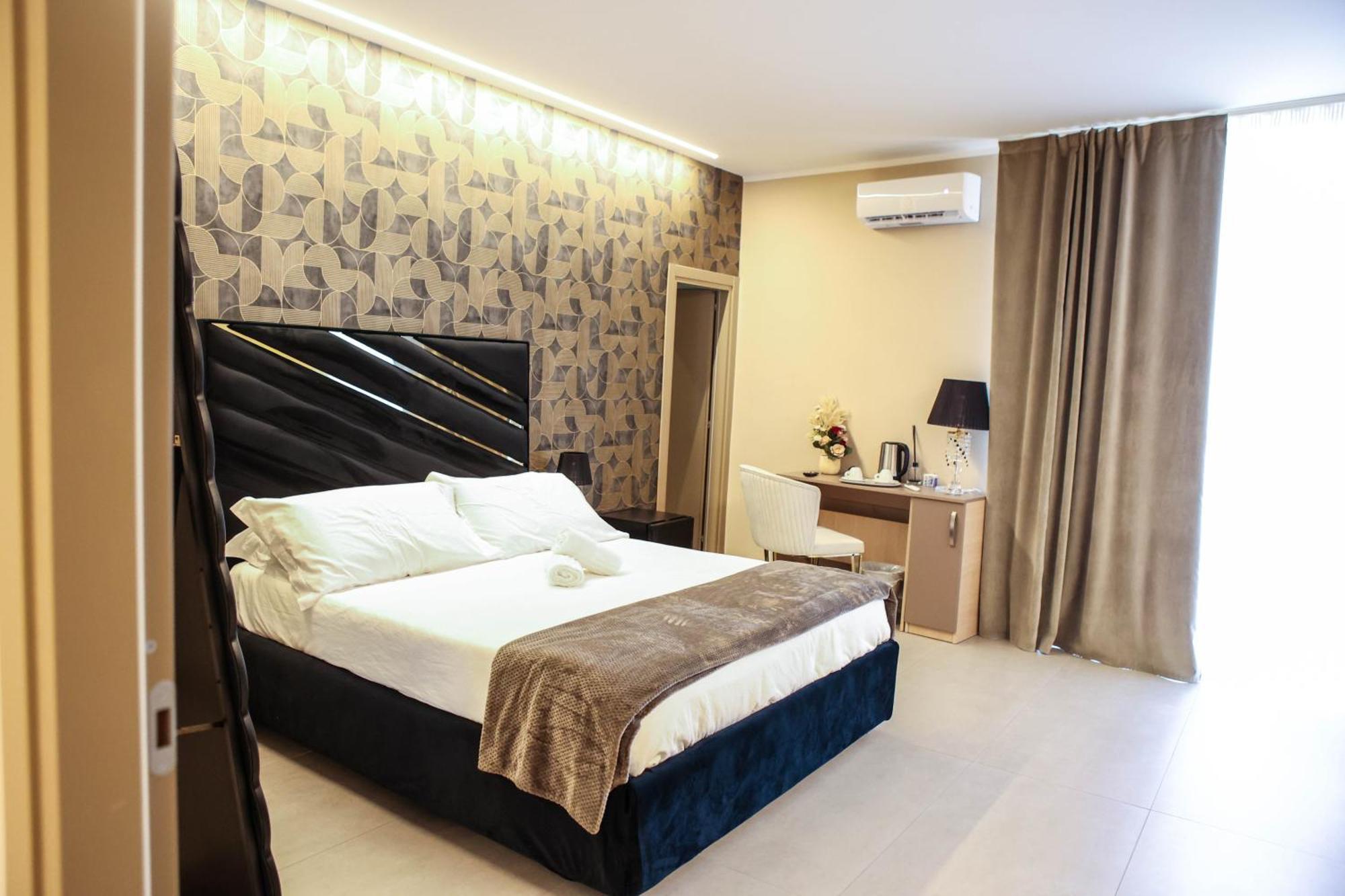 Bed & Breakfast Suites&rooms Piazza Dei Martiri *